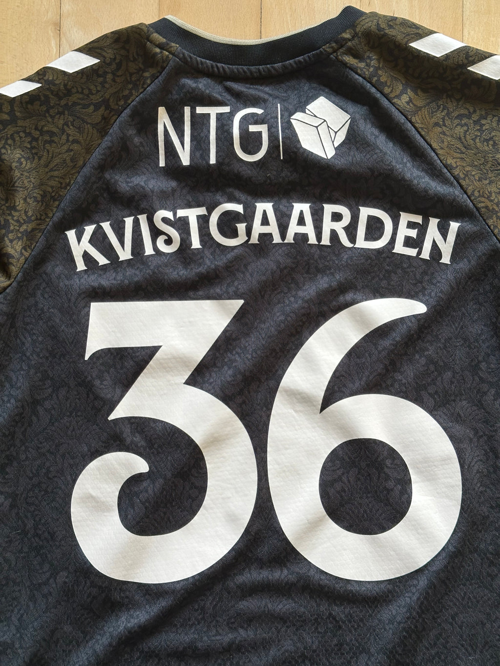 Tredjetrøje 2024/2025 (128 / 8 år)